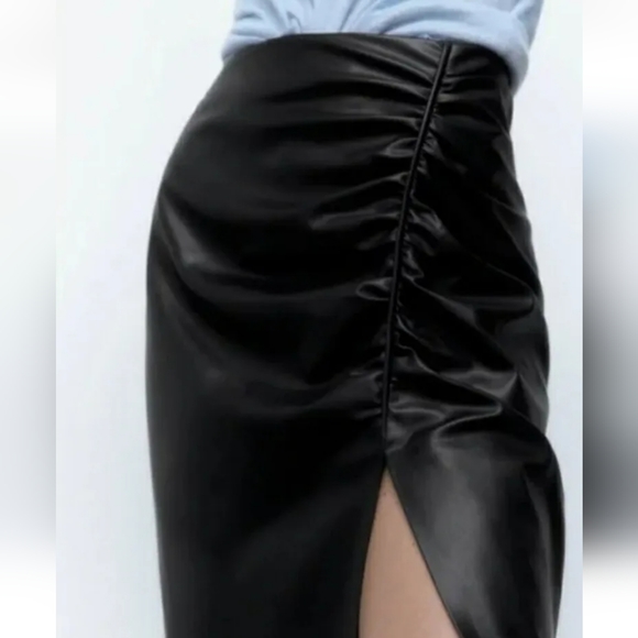 Zara Womens Black Faux Leather Ruched Pencil Skirt Size XXL - Picture 3 of 4